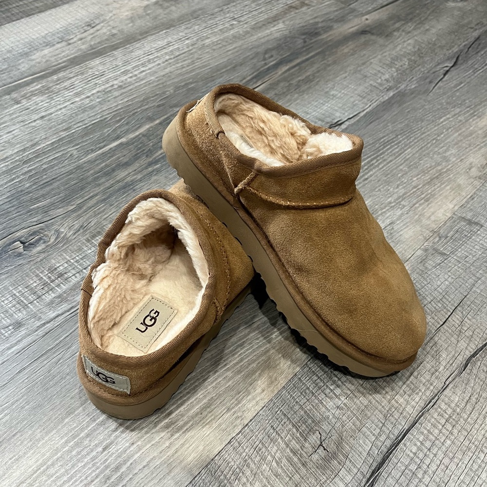 Ugg Classic Slipper - image 1